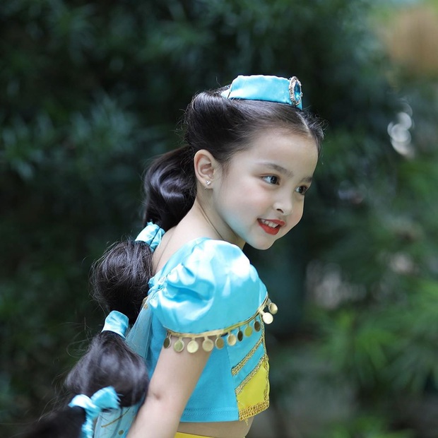 Netizens are crazy about the most beautiful girl in the Philippines dressing up for Halloween: Why is her visual so good at 4 years old?  - Photo 3.