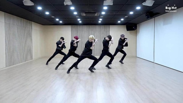 Nhóm nhạc em trai BTS gây sốt với tỷ lệ cơ thể cực đỉnh, toàn chân phái đúng nghĩa khiến dân mạng phát cuồng - Ảnh 13.