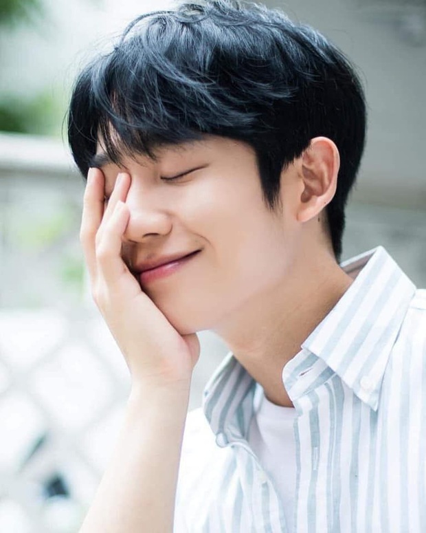 Jung Hae In - Tình màn ảnh đầu tiên của Jisoo (BLACKPINK): Cực phẩm visual, dính tin đồn hẹn hò từ Son Ye Jin đến Kim Go Eun - Ảnh 18.