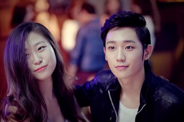 Jung Hae In - Tình màn ảnh đầu tiên của Jisoo (BLACKPINK): Cực phẩm visual, dính tin đồn hẹn hò từ Son Ye Jin đến Kim Go Eun - Ảnh 3.
