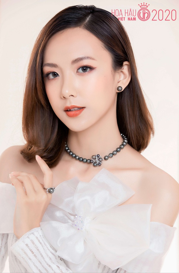 Dàn thí sinh Hoa hậu Việt Nam trong bộ ảnh mới: Chỉ cần diện áo dài, make up kỹ càng đã khiến dân tình phải ngẩn ngơ! - Ảnh 5.