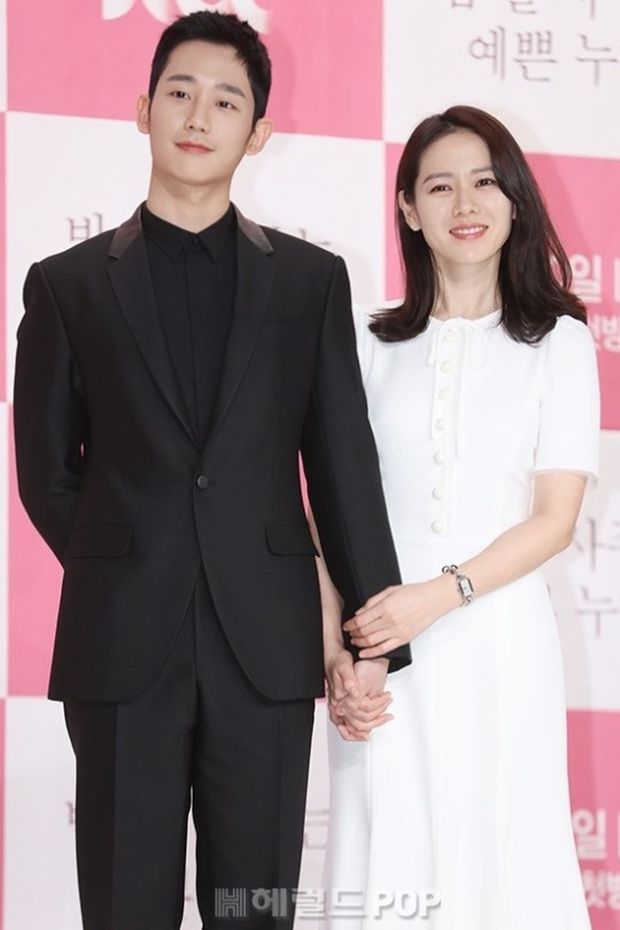 Jung Hae In - Tình màn ảnh đầu tiên của Jisoo (BLACKPINK): Cực phẩm visual, dính tin đồn hẹn hò từ Son Ye Jin đến Kim Go Eun - Ảnh 9.