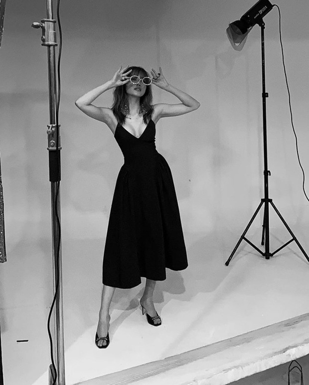 Thiều Bảo Trâm khoe ảnh đẹp hậu trường, vòng 1 cực khủng căng tràn nhưng sao nhìn cứ sai sai - Ảnh 3.