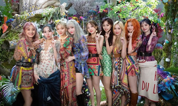 BLACKPINK phá vỡ kỉ lục của TWICE để trở thành nhóm nữ bán đĩa khủng nhất Kpop, thậm chí chen chân cạnh tranh cùng nhóm nam! - Ảnh 5.