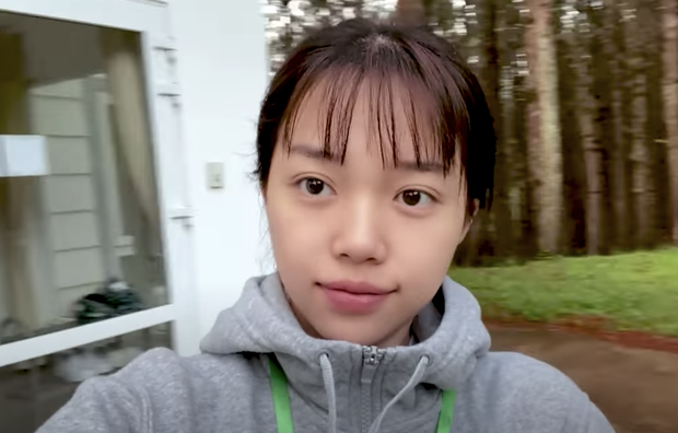 Linh Ngọc Đàm khoe mặt mộc 100%, so với hình ảnh cực bén lúc lên đồ sẽ ra sao đây? - Ảnh 2.