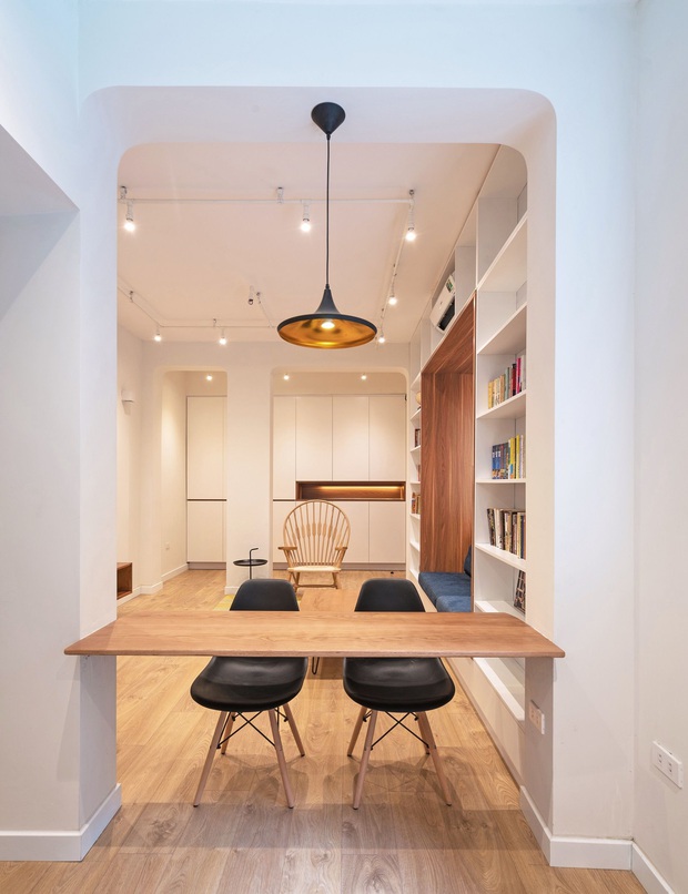 Sự lột xác ngoạn mục của căn nhà 72m2 trong khu tập thể cũ: Từ xuống cấp, lụp xụp biến hoá không khác gì chung cư cao cấp - Ảnh 4.