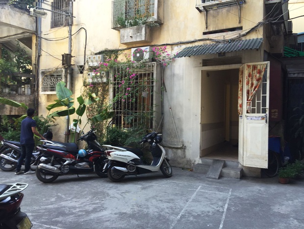 Sự lột xác ngoạn mục của căn nhà 72m2 trong khu tập thể cũ: Từ xuống cấp, lụp xụp biến hoá không khác gì chung cư cao cấp - Ảnh 1.