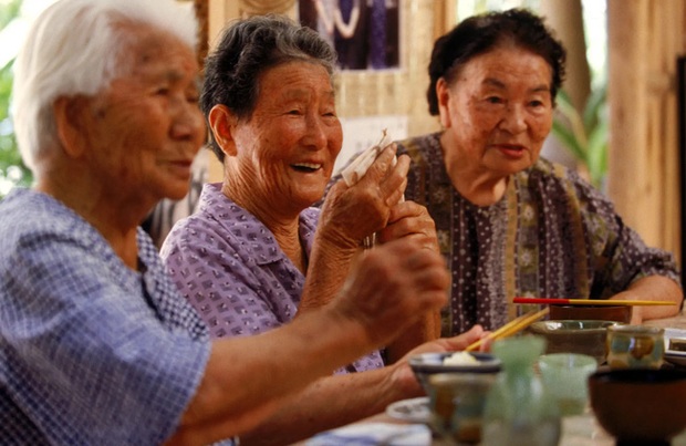 Quần đảo Okinawa tại Nhật Bản là một trong những nơi có nhiều người sống trên 100 tuổi nhất thế giới: Bí mật sống thọ của họ là gì? - Ảnh 4.