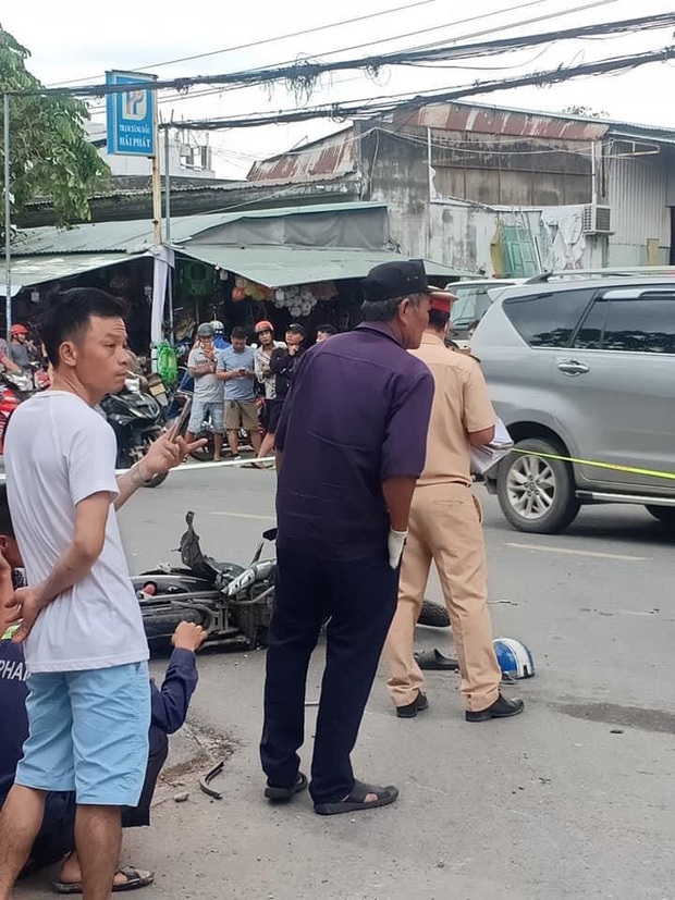 Bình Dương: Tài xế GrabBike và thanh niên tử vong sau khi tông trực diện vào một ô tô  - Ảnh 3.