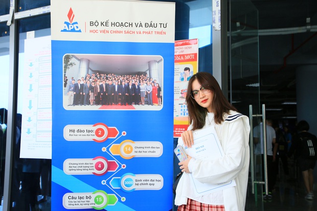 Cực phẩm mùa nhập học 2020: Dàn tân sinh viên gây náo loạn với nhan sắc đỉnh cao, thần thái ngời ngời - Ảnh 14.