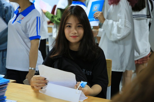 Cực phẩm mùa nhập học 2020: Dàn tân sinh viên gây náo loạn với nhan sắc đỉnh cao, thần thái ngời ngời - Ảnh 20.