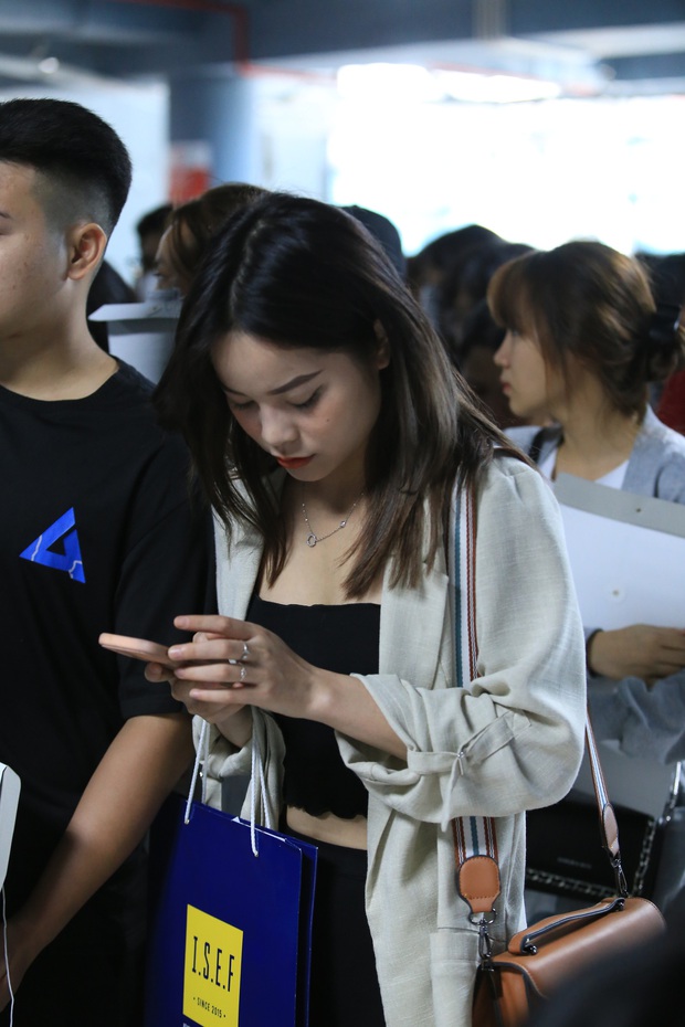 Cực phẩm mùa nhập học 2020: Dàn tân sinh viên gây náo loạn với nhan sắc đỉnh cao, thần thái ngời ngời - Ảnh 8.