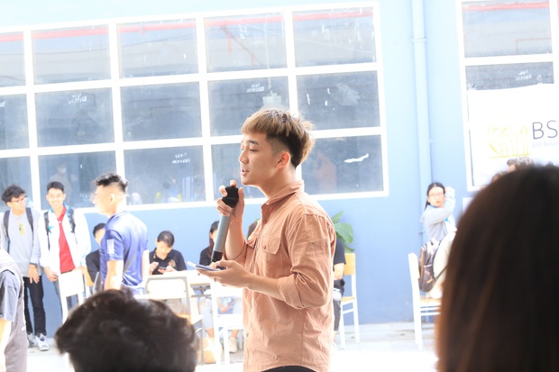 Cực phẩm mùa nhập học 2020: Dàn tân sinh viên gây náo loạn với nhan sắc đỉnh cao, thần thái ngời ngời - Ảnh 9.