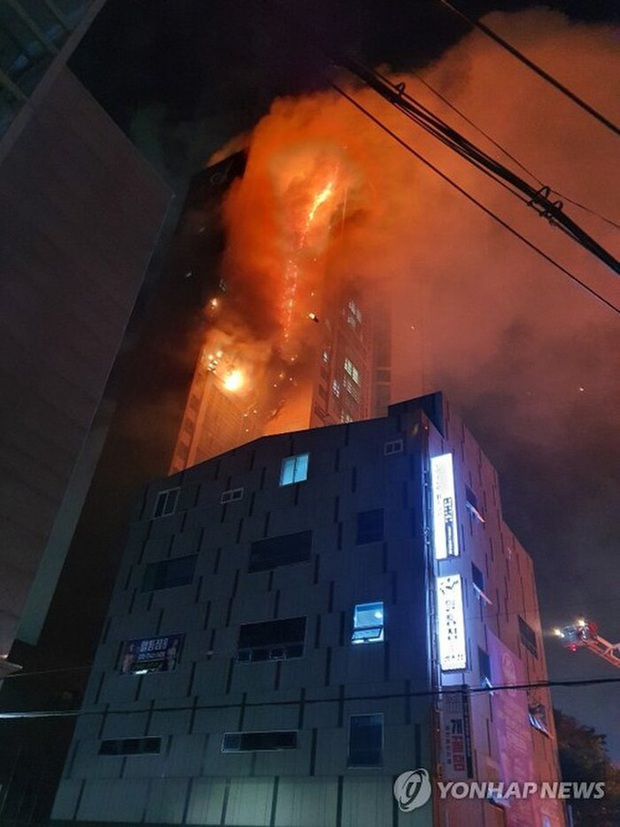 Vụ cháy tòa nhà 33 tầng ở Hàn Quốc: Cấp cứu 88 người bị ngạt khói - Ảnh 2.