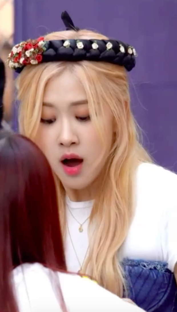 Hé lộ phản ứng của Rosé khi được fan Việt trao tận tay phở ăn liền từ 1 năm trước, bảo sao “chết mê chết mệt” với món ăn này - Ảnh 4.