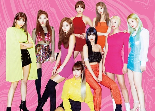 Fan cuối cùng cũng đợi được đến ngày để... khen stylist TWICE: Trang phục sang - xịn - mịn, nâng tầm visual gấp bội - Ảnh 11. Fan cuối cùng cũng đợi được đến ngày để... khen stylist TWICE: Trang phục sang - xịn - mịn, nâng tầm visual gấp bội - Ảnh 11.