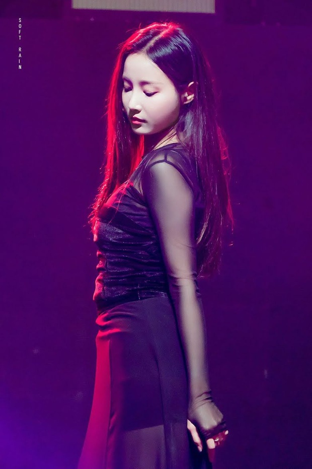 Trong Kpop có những nữ idol sexy từ trong máu: Hyuna xứng danh nữ hoàng gợi cảm mới, Jennie (BLACKPINK) có “vũ khí” là gì? - Ảnh 25.