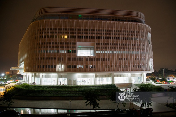 Nightlife trong Làng ĐH Quốc gia: Tưởng đìu hiu hóa ra nhộn nhịp không ngờ, từ quán xập xình đến chỗ chill chill gì cũng có - Ảnh 12.