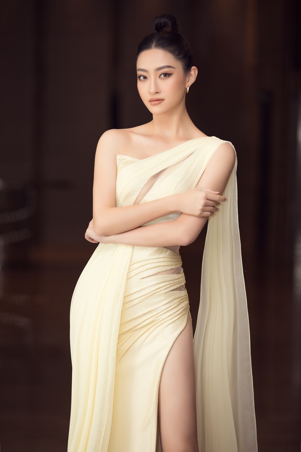 Họp báo Chung kết HHVN 2020: Tiểu Vy đội vương miện, Hoa hậu song Linh sexy đọ sắc bên Thuỵ Vân và quân đoàn Hoa, Á hậu - Ảnh 6. Họp báo Chung kết HHVN 2020: Tiểu Vy đội vương miện, Hoa hậu song Linh sexy đọ sắc bên Thuỵ Vân và quân đoàn Hoa, Á hậu - Ảnh 6.