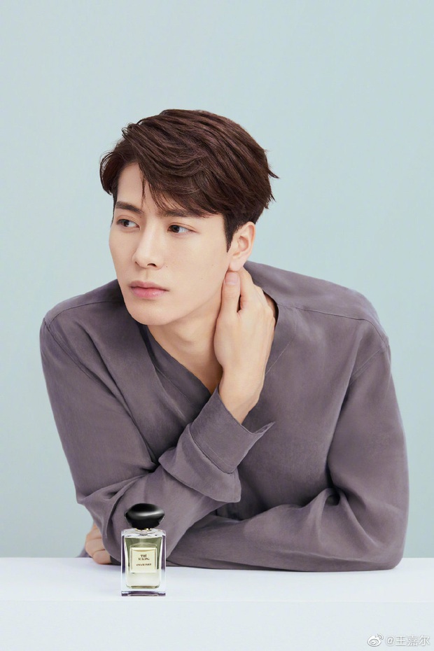 Biến căng: Jackson (GOT7) bị tung bằng chứng có lối sống truỵ lạc, tình một đêm với gái trong bar, nhưng liệu có thuyết phục? - Ảnh 8. Biến căng: Jackson (GOT7) bị tung bằng chứng có lối sống truỵ lạc, tình một đêm với gái trong bar, nhưng liệu có thuyết phục? - Ảnh 8.