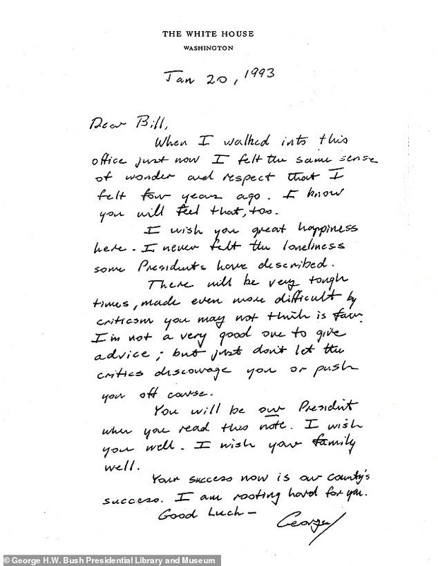 Thư gửi người kế nhiệm của cựu Tổng thống Bush gây sốt trở lại - Ảnh 1.