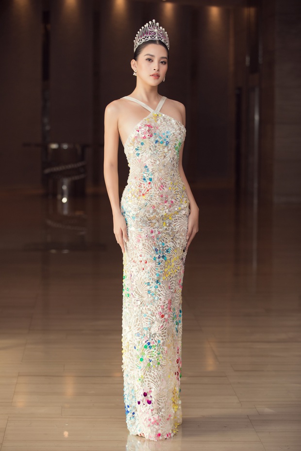 Họp báo Chung kết HHVN 2020: Tiểu Vy đội vương miện, Hoa hậu song Linh sexy đọ sắc bên Thuỵ Vân và quân đoàn Hoa, Á hậu - Ảnh 3. Họp báo Chung kết HHVN 2020: Tiểu Vy đội vương miện, Hoa hậu song Linh sexy đọ sắc bên Thuỵ Vân và quân đoàn Hoa, Á hậu - Ảnh 3.