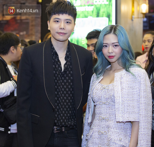 Hoàng Thuỳ Linh diện cây đen lẻ bóng vẫn lấn sóng cặp tình cũ Trịnh Thăng Bình - Liz Kim Cương ở họp báo Trái Tim Quái Vật - Ảnh 6. Hoàng Thuỳ Linh diện cây đen lẻ bóng vẫn lấn sóng cặp tình cũ Trịnh Thăng Bình - Liz Kim Cương ở họp báo Trái Tim Quái Vật - Ảnh 6.