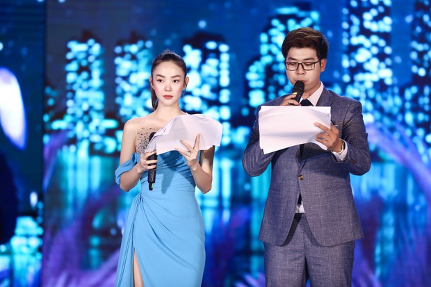 Chi Pu - Tiểu Vy đọ eo con kiến, Minh Hằng nổi bật với vai trò MC trong buổi tổng duyệt đêm thi Người đẹp Biển - Du lịch HHVN 2020 - Ảnh 7. Chi Pu – Tiểu Vy đọ eo con kiến, Minh Hằng nổi bật với vai trò MC trong buổi tổng duyệt đêm thi Người đẹp Biển – Du lịch HHVN 2020 Chi Pu - Tiểu Vy đọ eo con kiến, Minh Hằng nổi bật với vai trò MC trong buổi tổng duyệt đêm thi Người đẹp Biển - Du lịch HHVN 2020 - Ảnh 7. Chi Pu – Tiểu Vy đọ eo con kiến, Minh Hằng nổi bật với vai trò MC trong buổi tổng duyệt đêm thi Người đẹp Biển – Du lịch HHVN 2020
