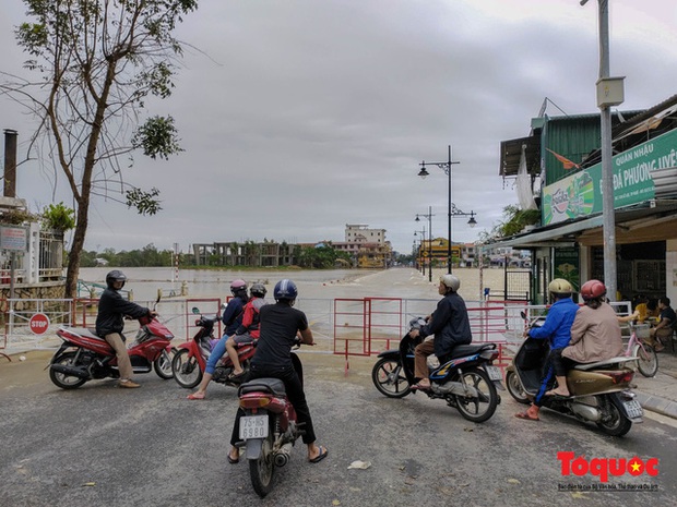 Nhiều nơi tại Thừa Thiên Huế tái ngập lụt, có nơi ngập hơn 1 tháng - Ảnh 12.