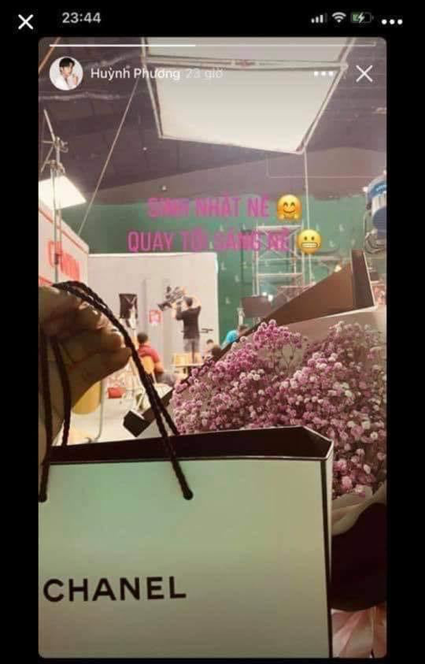 Dân tình soi ra hint Huỳnh Phương có tình mới, đã yêu đương ngọt ngào trước cả khi Sĩ Thanh công bố chia tay? - Ảnh 4. Dân tình soi ra hint Huỳnh Phương có tình mới, đã yêu đương ngọt ngào trước cả khi Sĩ Thanh công bố chia tay? - Ảnh 4.