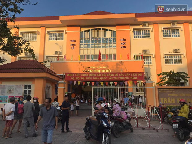 Vụ bữa ăn nghi bị cắt xén ở trường tiểu học: Cách giải quyết của hiệu trưởng gây bức xúc, phụ huynh đánh úp từ 5h sáng kiểm tra - Ảnh 9.