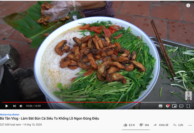 Bà Tân Vlog khiến người xem tá hoả vì chi tiết kinh dị ở tô bún măng vịt khổng lồ, netizen lập tức chỉ ra điểm sai chí mạng! - Ảnh 1.