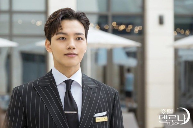 Xa chị Nguyệt IU, Yeo Jin Goo có màn cameo cực chất ở Start Up: Trợ thủ đắc lực, tâm sự mỏng với nam phụ tối ngày - Ảnh 2.