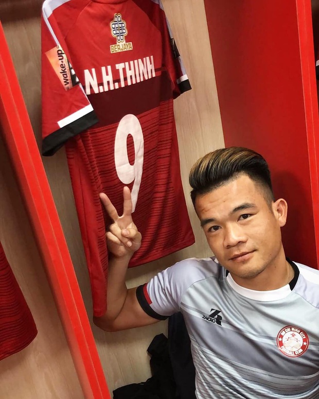 Xuất hiện anh cầu thủ thân thiện: Cực chăm tương tác với Huỳnh Anh và rủ rê Nhật Lê đi cafe giữa biến cắm sừng - Ảnh 1.