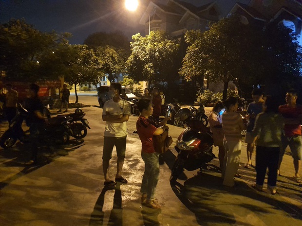 Vụ trường bị tố cắt xén phần ăn: Phụ huynh túc trực trong đêm, hiệu trưởng 12h đêm mới về nhà - Ảnh 5.