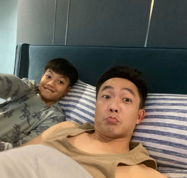 Cha con Cường Đô La tranh nhau xem ai đẹp trai hơn, Đàm Thu Trang liền có câu trả lời đầy hợp lý - Ảnh 2.