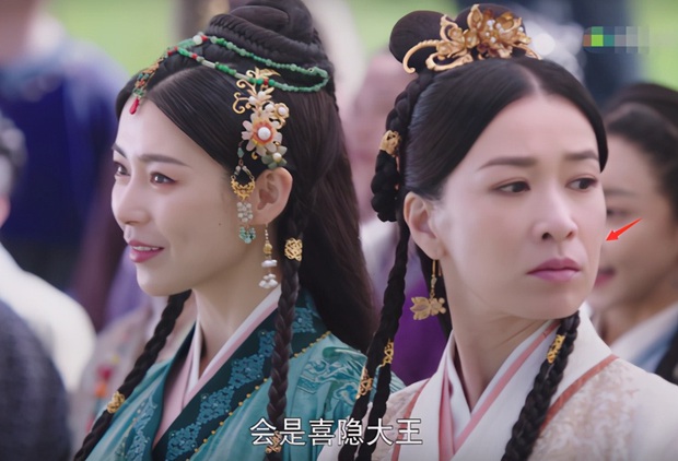 Đường Yên được ekip dặm má hồng quá đà ở Yến Vân Đài, nhìn qua hai cô chị mặt mộc mà giận ghê nơi - Ảnh 10.