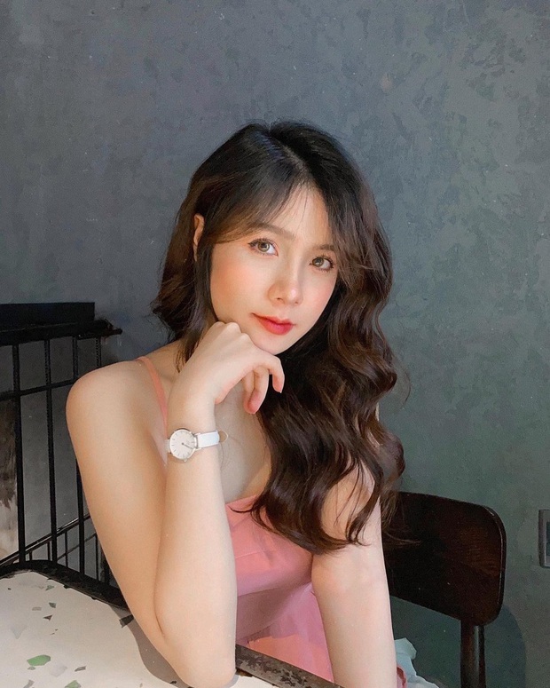 Bầu bí cũng không hạ bệ được nhan sắc của gái xinh 2k nổi tiếng bất ngờ theo chồng bỏ cuộc chơi - Ảnh 6. Bầu bí cũng không hạ bệ được nhan sắc của gái xinh 2k nổi tiếng bất ngờ theo chồng bỏ cuộc chơi - Ảnh 6.