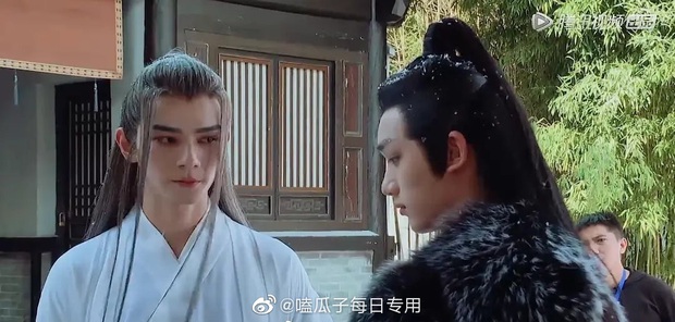 Tiêu Chiến bản lỗi xông pha cosplay vai kinh điển của Triệu Vy ở Họa Bì, dân tình hết hồn vì không biết lượng sức mình - Ảnh 6.