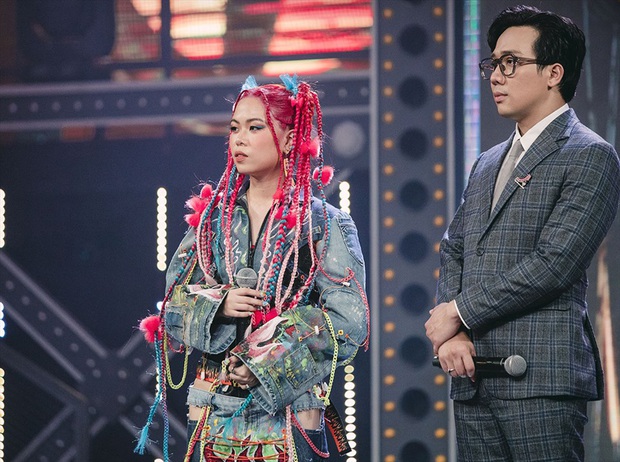 Không chỉ các HLV và giám khảo, dân tình cũng mê tít màn trình diễn của Tlinh, còn khẳng định: Pháo tuổi tôm nói thế cho vuông! - Ảnh 1.