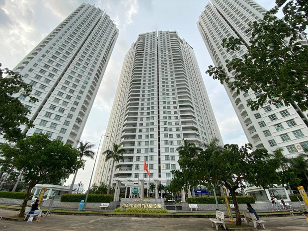 Phong toả tầng 3 chung cư nơi phát hiện thi thể người phụ nữ lìa đầu để điều tra - Ảnh 1.