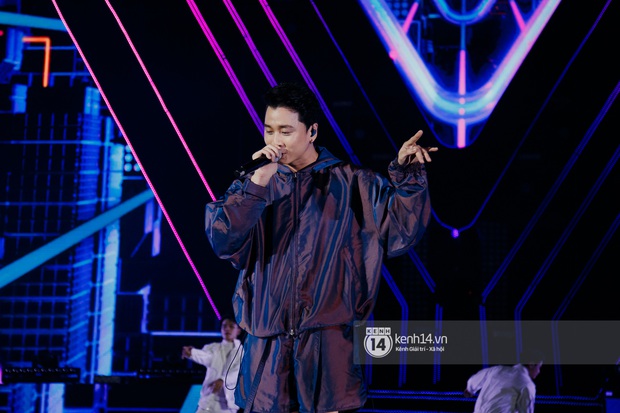 On the night of the Viet Rap final broadcast: Karik was seriously ill and overreacted, but still struggled, acting extremely at the event?  Photo 9.