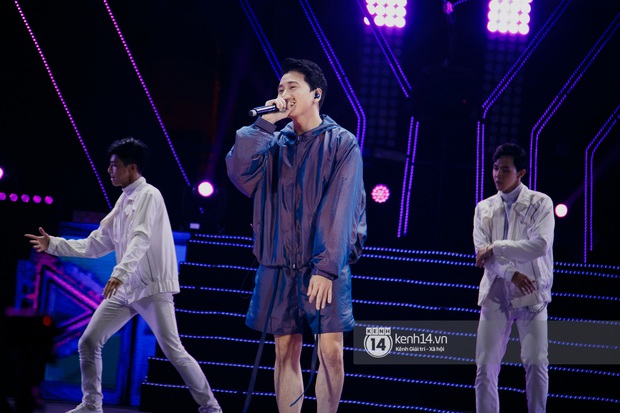 On the night of the Viet Rap final broadcast: Karik was seriously ill and overreacted, but still struggled, acting extremely at the event?  Photo 10.