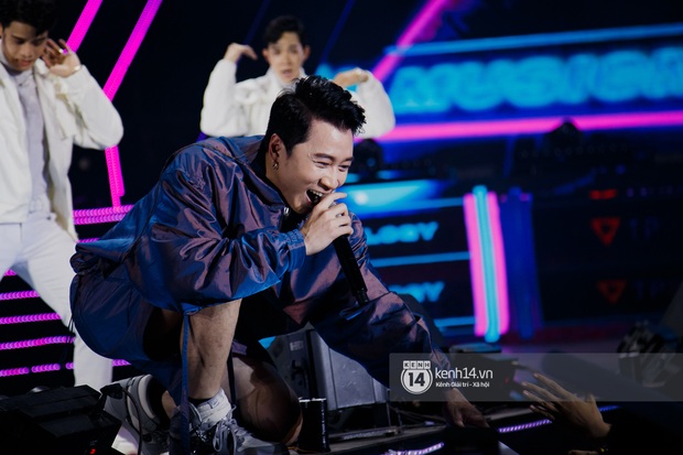 On the night of the broadcast of the Viet Rap finale: Karik was seriously ill and overreacted, but still struggled, acting extremely at the event?  Photo 3.