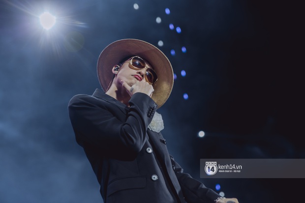 Bức ảnh gây bão: Sky cầm poster đến tận concert yêu cầu Sơn Tùng M-TP gỡ block Facebook mình vì trót dại chê idol lùn? - Ảnh 22. Bức ảnh gây bão: Sky cầm poster đến tận concert yêu cầu Sơn Tùng M-TP gỡ block Facebook mình vì trót dại chê idol lùn? - Ảnh 22.