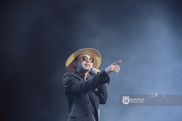 Bức ảnh gây bão: Sky cầm poster đến tận concert yêu cầu Sơn Tùng M-TP gỡ block Facebook mình vì trót dại chê idol lùn? - Ảnh 17. Bức ảnh gây bão: Sky cầm poster đến tận concert yêu cầu Sơn Tùng M-TP gỡ block Facebook mình vì trót dại chê idol lùn? - Ảnh 17.