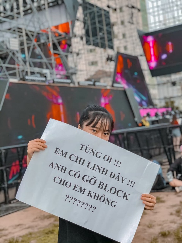 Bức ảnh gây bão: Sky cầm poster đến tận concert yêu cầu Sơn Tùng M-TP gỡ block Facebook mình vì trót dại chê idol lùn? - Ảnh 6. Bức ảnh gây bão: Sky cầm poster đến tận concert yêu cầu Sơn Tùng M-TP gỡ block Facebook mình vì trót dại chê idol lùn? - Ảnh 6.