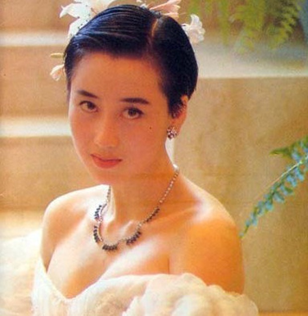 Hoa hậu châu Á Lợi Trí thời trẻ: Gương mặt hoàn mỹ, body chữ S, bảo sao Lý Liên Kiệt và trùm sòng bạc Macau mê như điếu đổ - Ảnh 10.