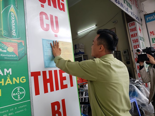 Bị lập biên bản vì hét giá khẩu trang, chủ cửa hàng ở Đà Nẵng nói: Không có lỗi vì phục vụ cho nhu cầu của người dân - Ảnh 8. Bị lập biên bản vì hét giá khẩu trang, chủ cửa hàng ở Đà Nẵng nói: Không có lỗi vì phục vụ cho nhu cầu của người dân - Ảnh 8.