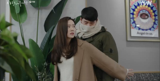 Xót xa vì Son Ye Jin bị anh trai chà đạp, Hyun Bin khiến chị em nhũn tim vì cái ôm dỗ dành ở tập 11 Crash Landing on You - Ảnh 5.